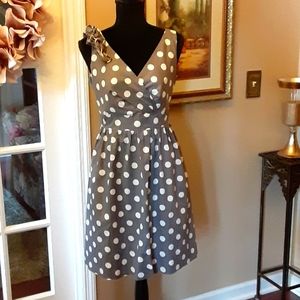 Signature Robbie Bee gray white polka dot sleeveless dress Vneck fitted 4 EUC…
